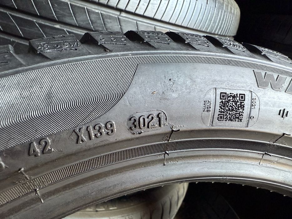 Зимові шини 255/40 R18 Pirelli Sottozero 3 RunFlat 2шт. 2021