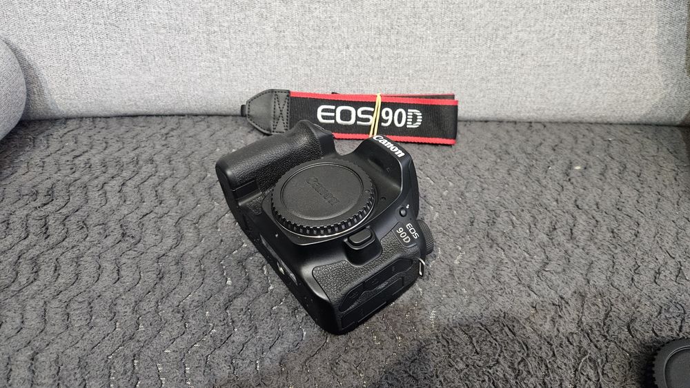 Canon EOS 90D — body, stan bardzo dobry, ok. 35 000 zdjęć