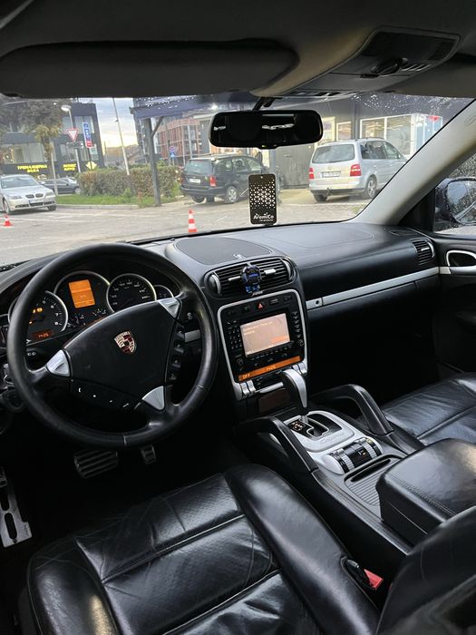 Porsche Cayenne !