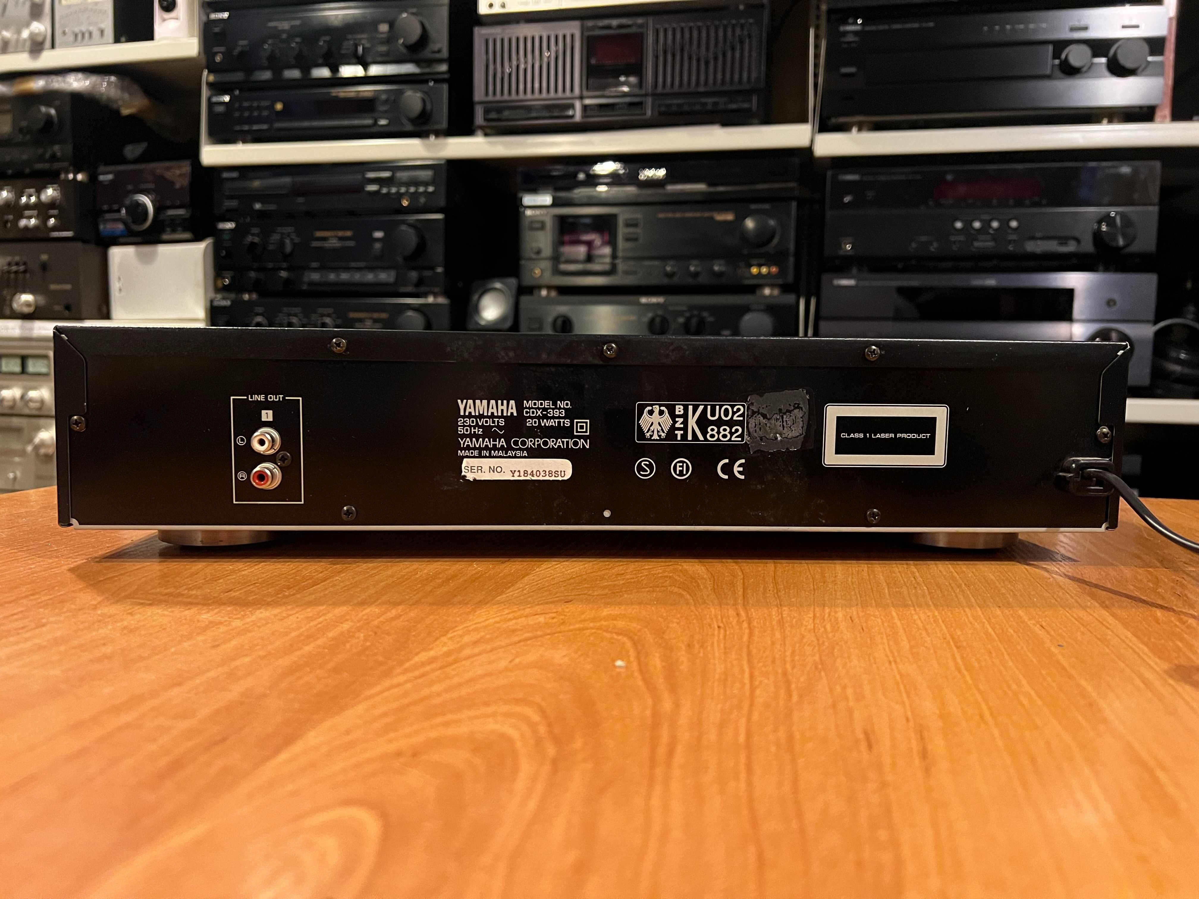 Odtwarzacz płyt CD Yamaha CDX-393 Audio Room