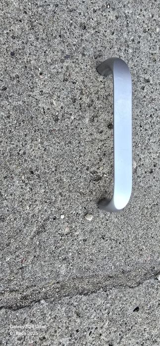 uchwyty aluminiowe do mebli cena za zestaw