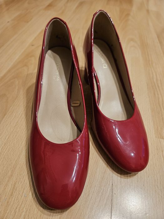 Eleganckie buty lakierki Lasocki