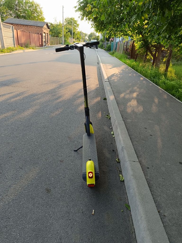 електро-самокат Yadea KS3 Lite