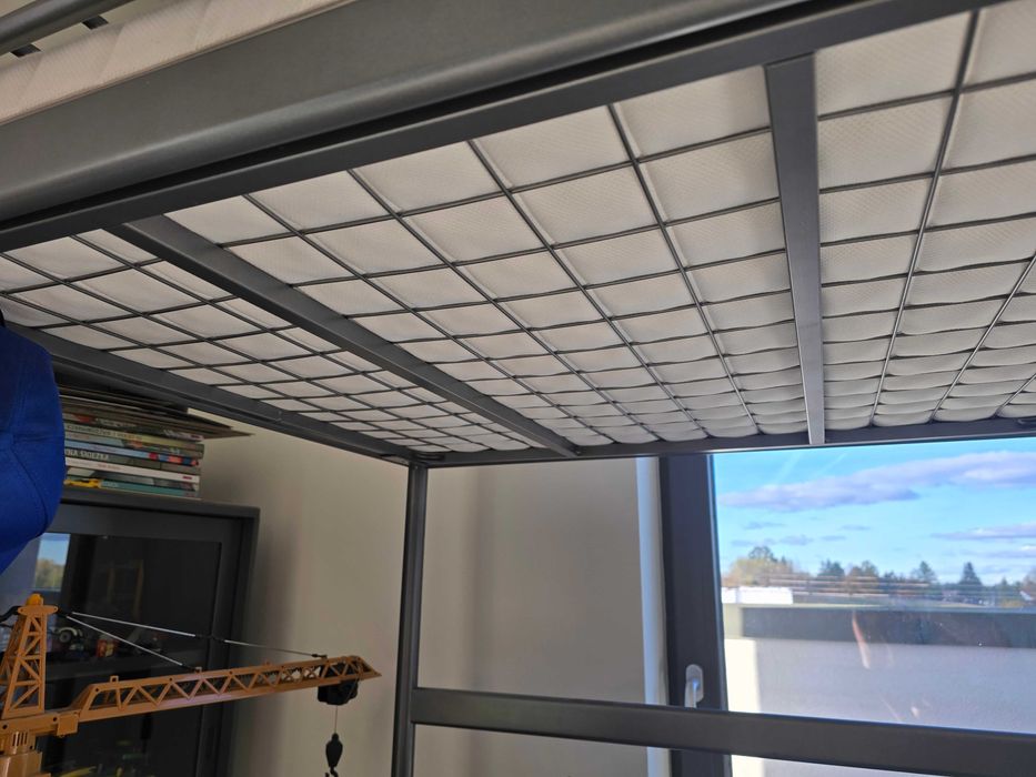 Łóżko piętrowe IKEA Svarta + biurko + materac stan BDB