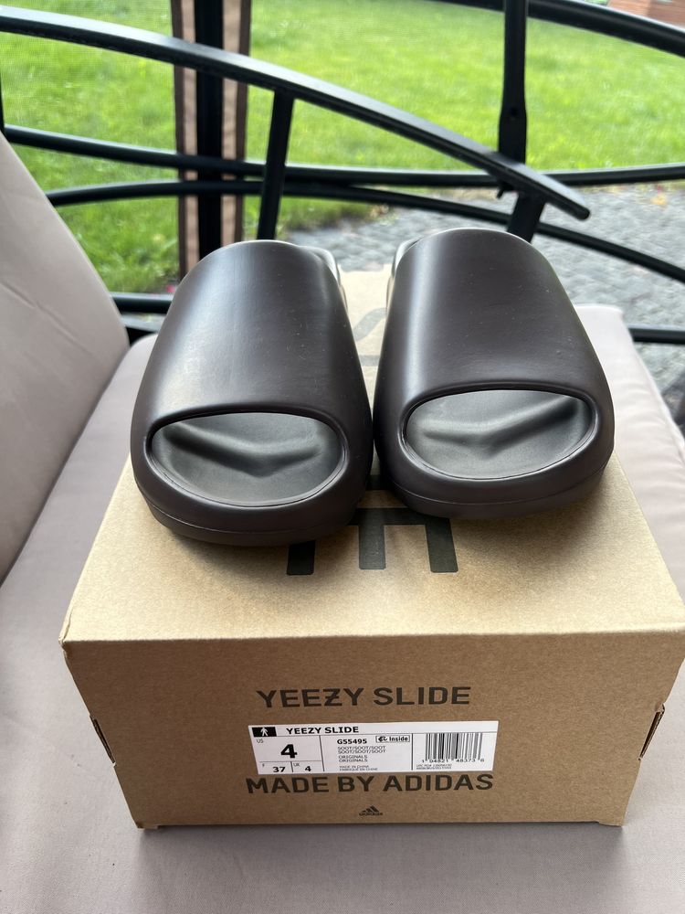 Yeeze Slide Soot