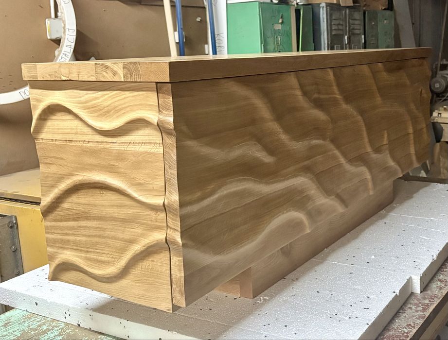 Szafa dębowa, rzezbiona na zamowienie