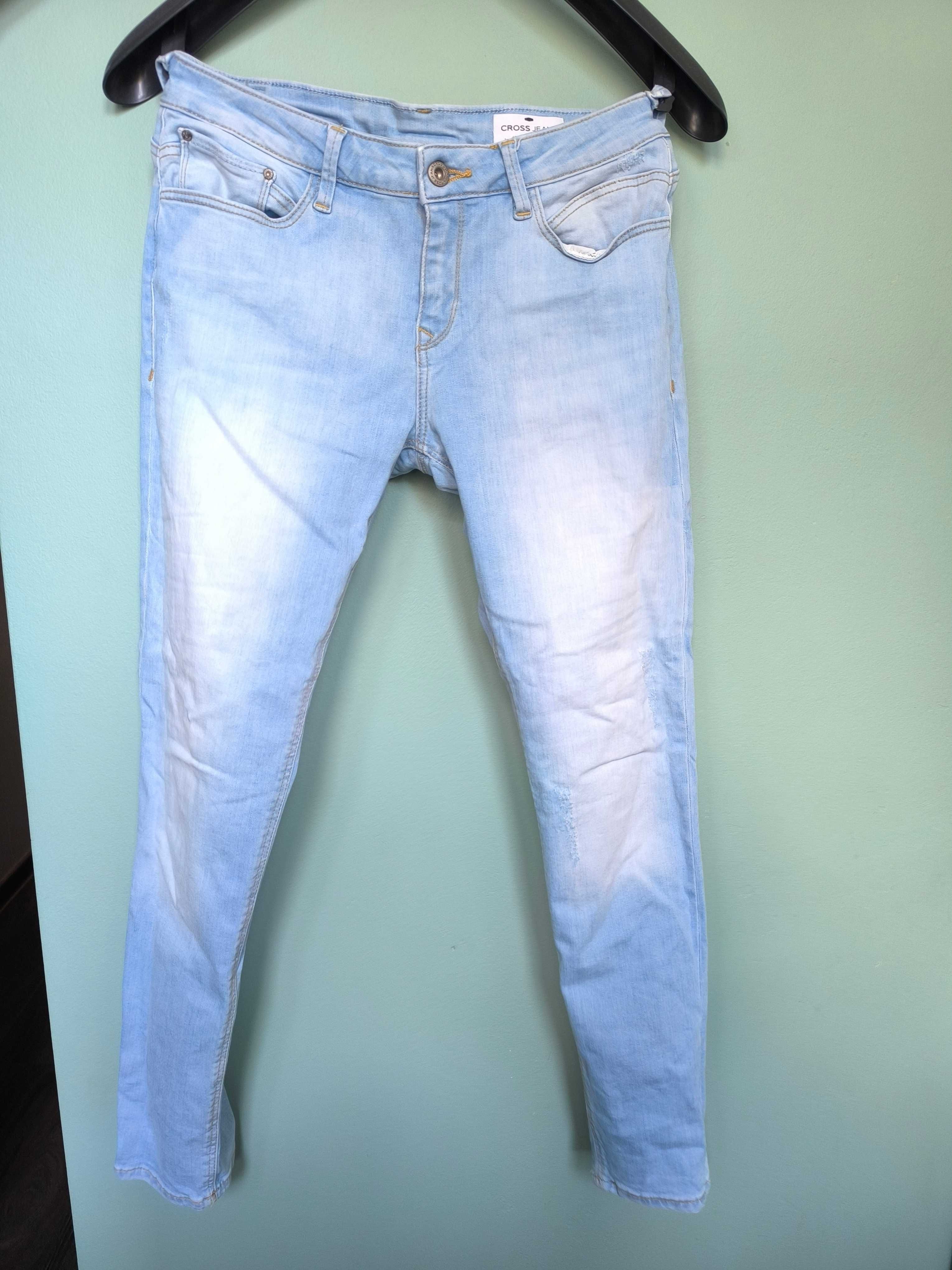 Jeansy Cross Jeans