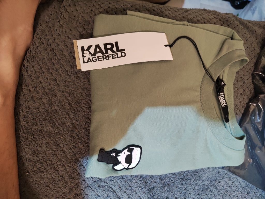 Sprzedam nową orginalna koszulkę karl lagerfeld rozmiar M L XL XXL
