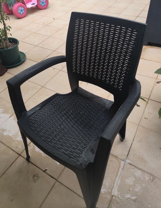 Mesa de jardim com 4 cadeiras