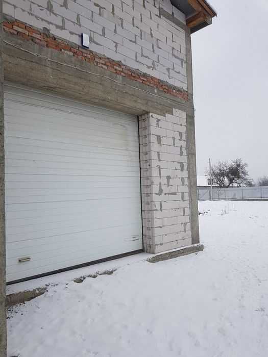 Комерційне приміщення вільного призначення неподалік ДЮСШ