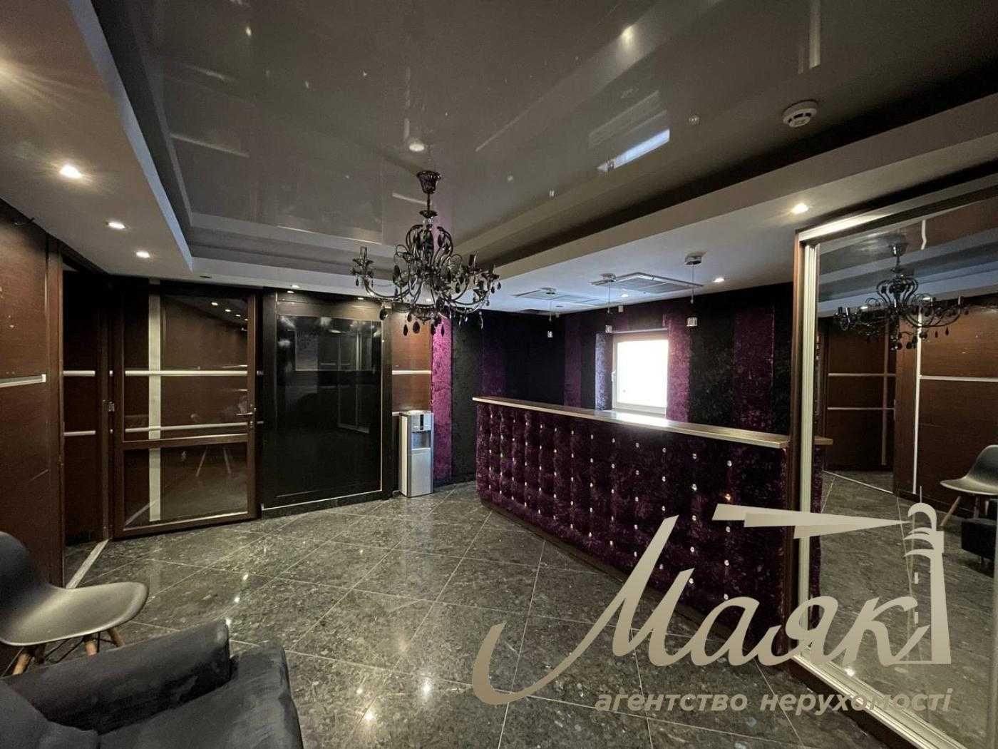 Аренда меблированного офиса 230м2 ул. Р. Окипной, м. Левобережная