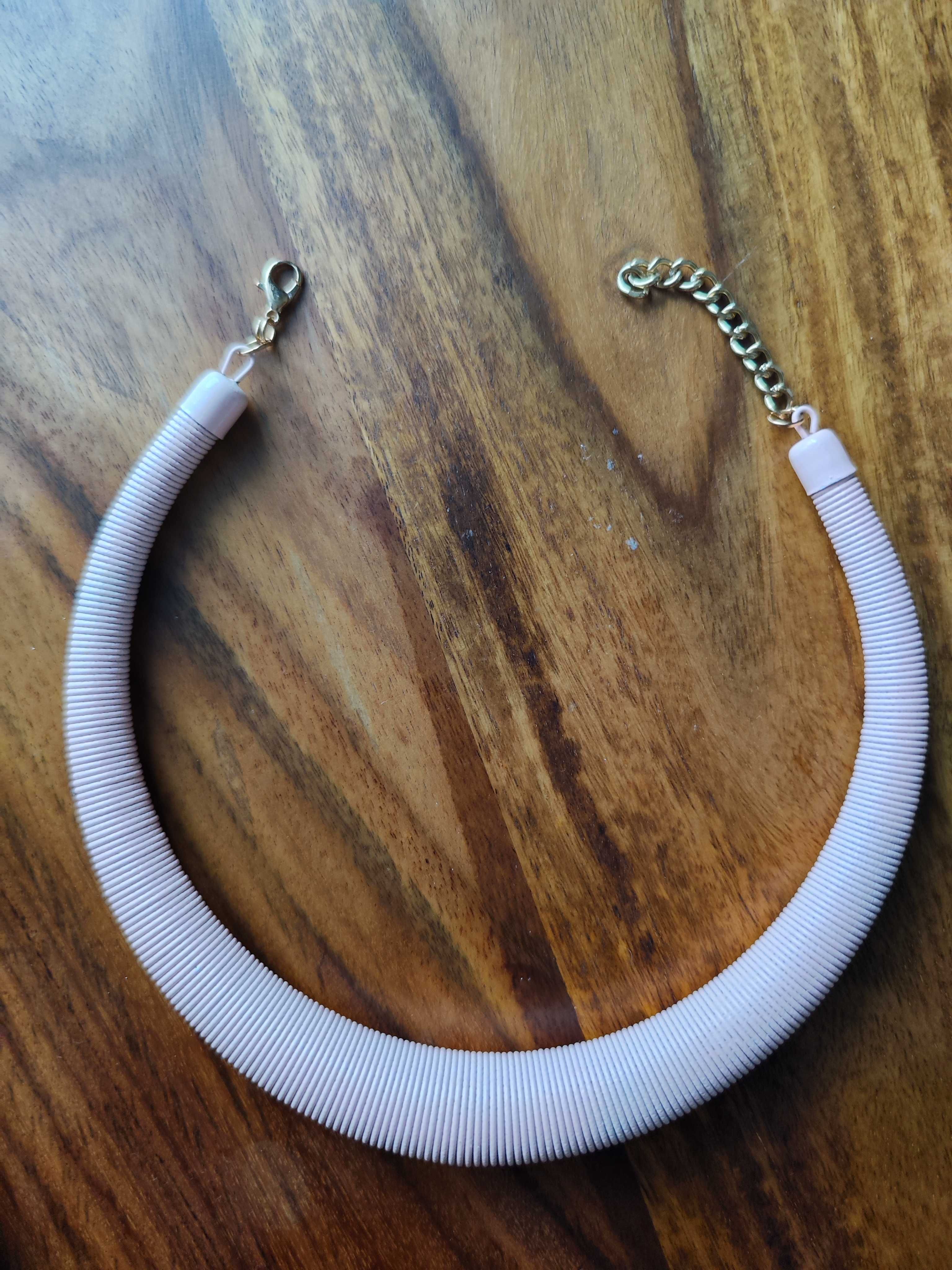 Naszyjnik choker pudrowy róż / stan idelany