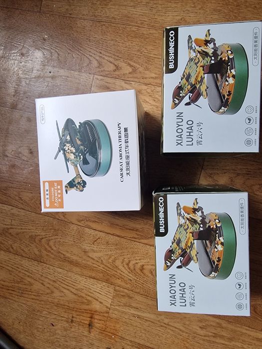 Ароматизатор в машину літак ,вертоліт ,м'яч ,флаг ,дівчинка