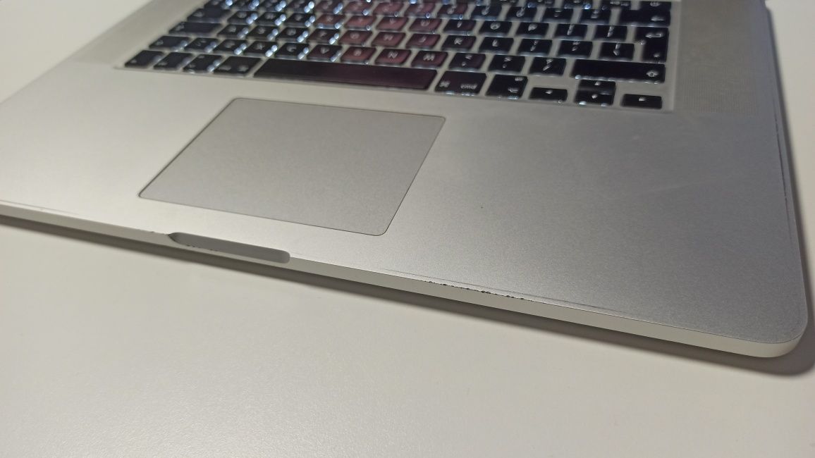 MacBook Pro (Retina, 15-calowy, połowa 2015 r.)