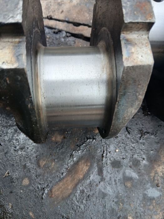 Продам колінвал юмз 6 р 1 покругу прошліфований