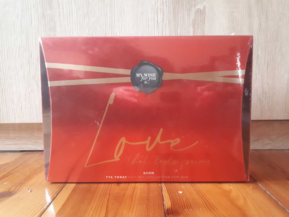 Zestaw upominkowy Avon woda perfumowana mus do ciała zestaw kosmetyków