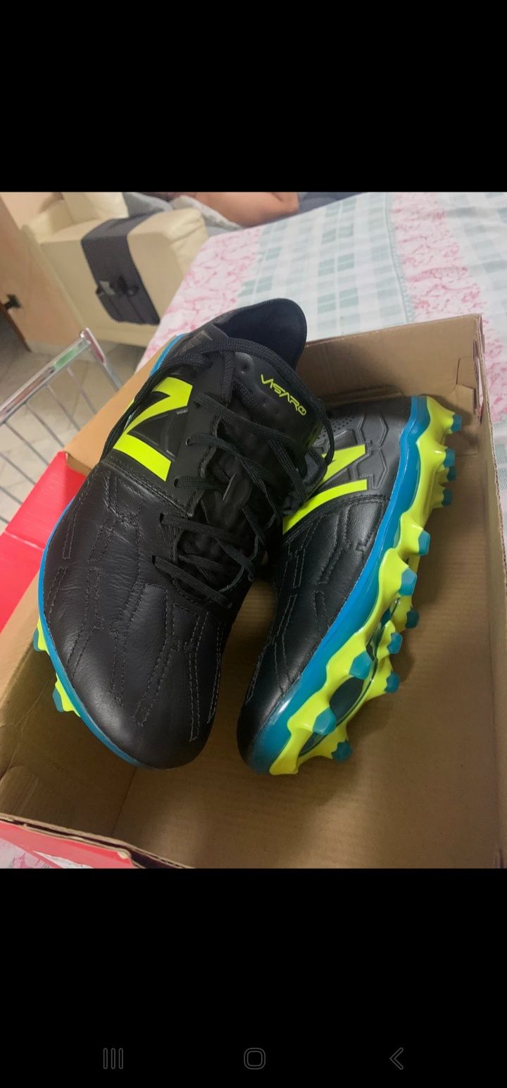 Chuteiras New Balance
