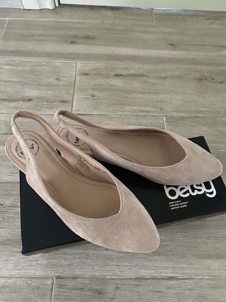 Босоножки-туфли BESTY