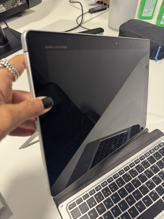 Elite x2 1011 G1-L8D67UT