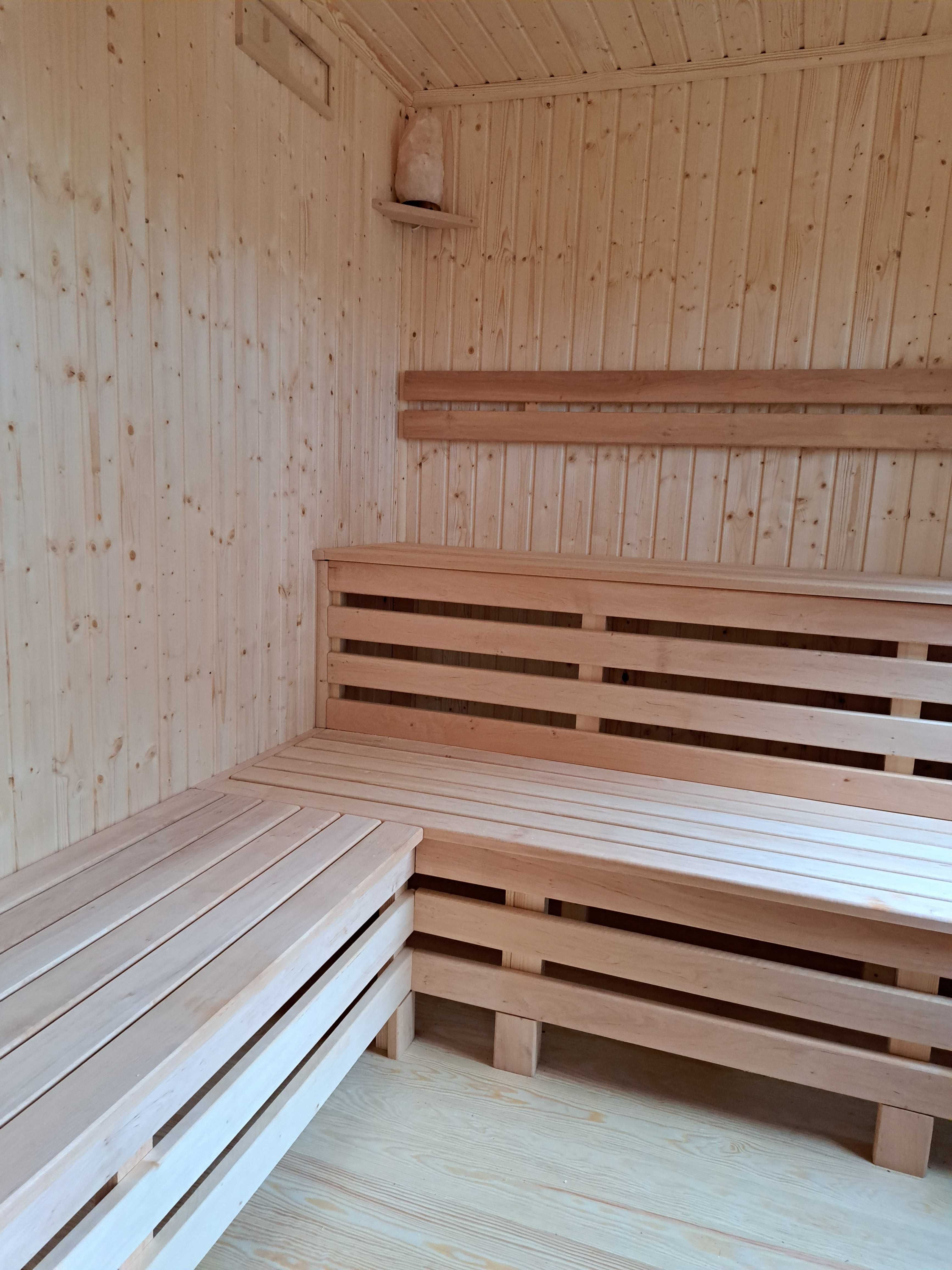 Sauna ogrodowa z zadaszonym tarasem