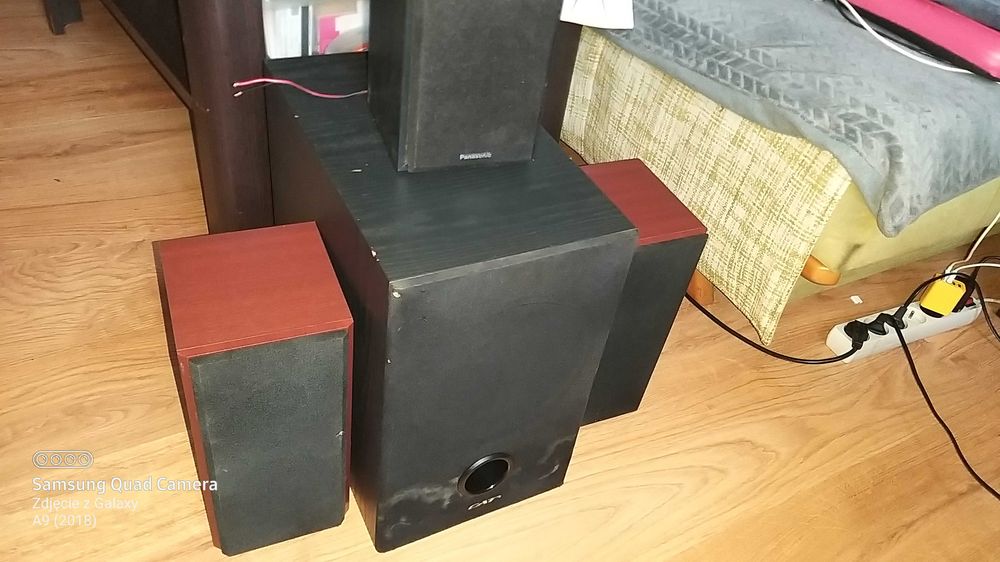 Zestaw głośników z cyfrowym wzmacniaczem 2.1 + subwoofer