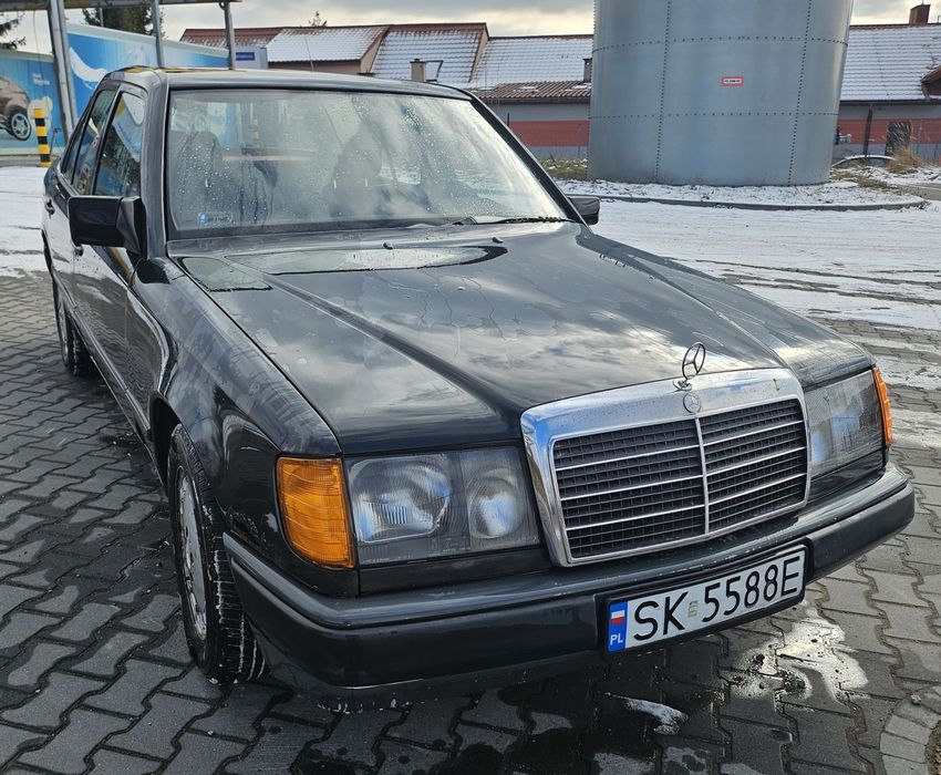 Mercedes W124  roku1988.. 2.0 benzyna.