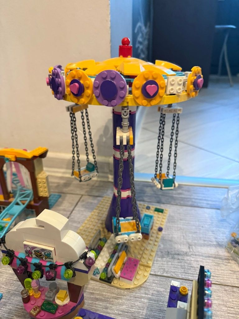 Mnóstwo zestawów Lego plus pudełko Lego Friends