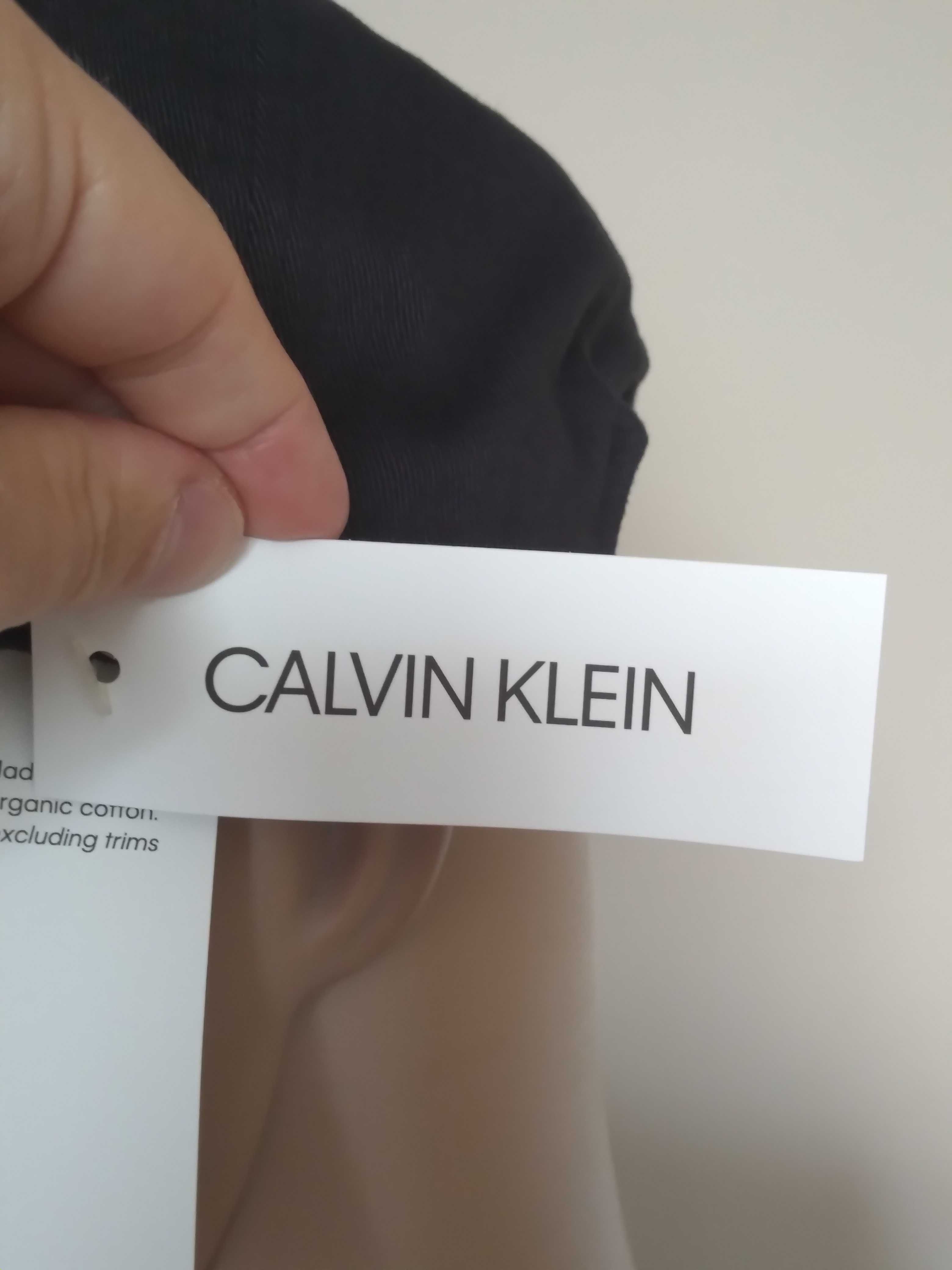 Czapka z daszkiem Calvin Klein czarna uniseks