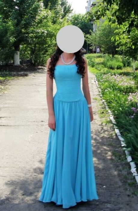 Випускна сукня / випускне плаття з подарунком