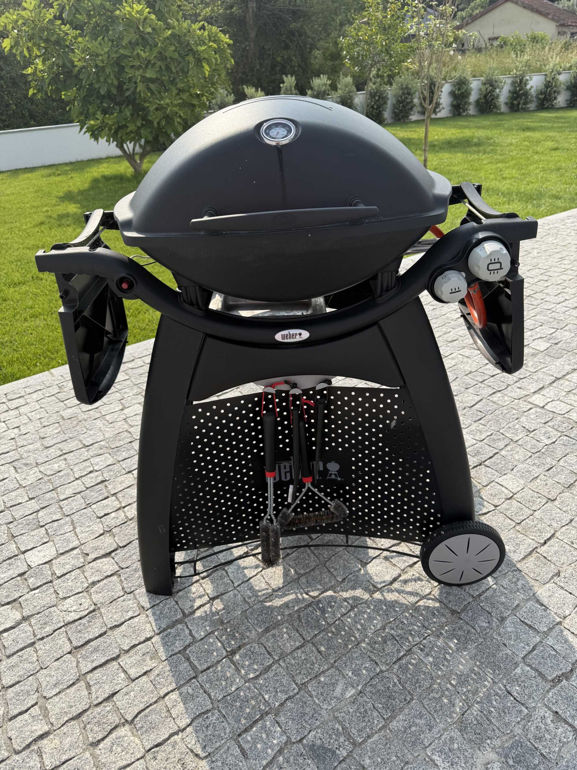 Grelhador a gás Weber® Q 3200 com acessórios