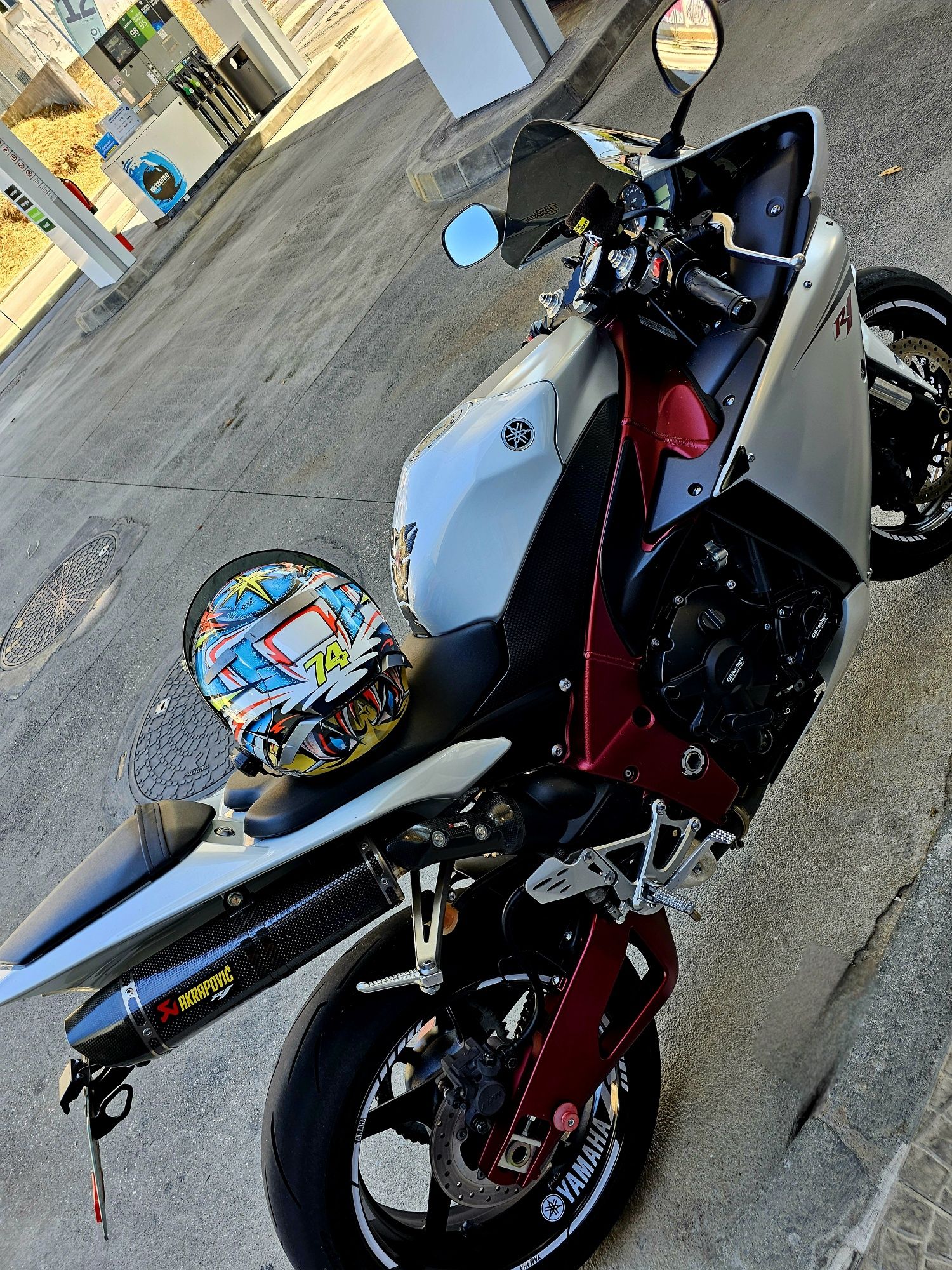 Yamaha R1 Crossplane