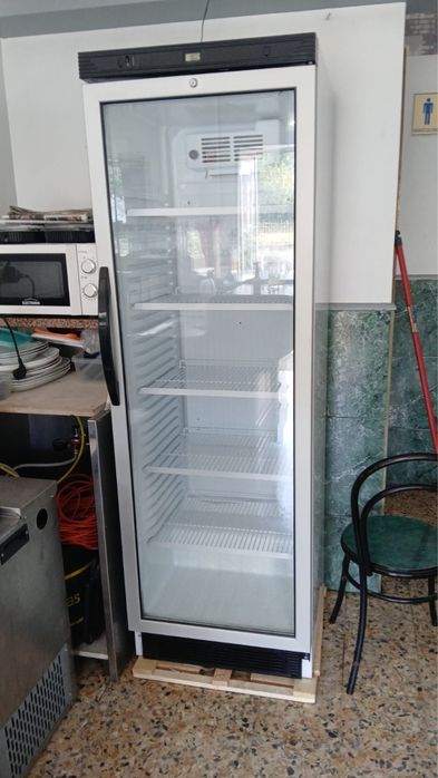 Arca vertical branca