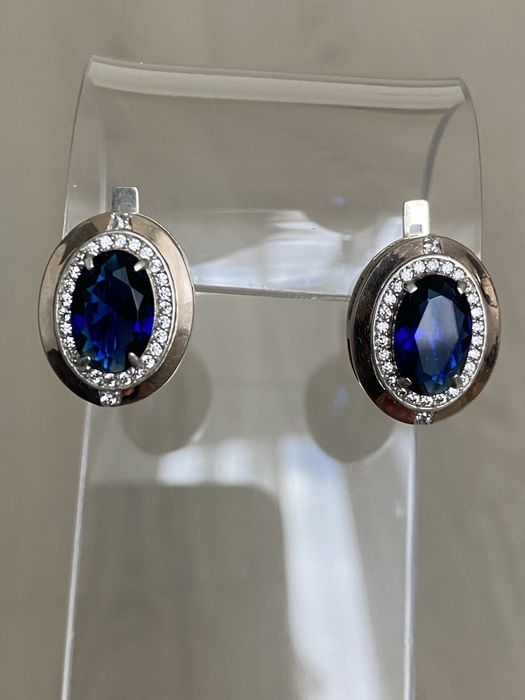 Серебряные серьги с сапфиром и фианитами