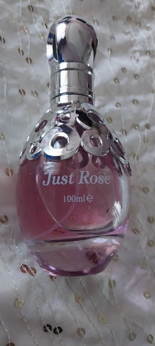 Парфюмированная вода Just Rose,   Story of Lily и др