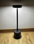 Czarna bezprzewodowa lampa nocna led