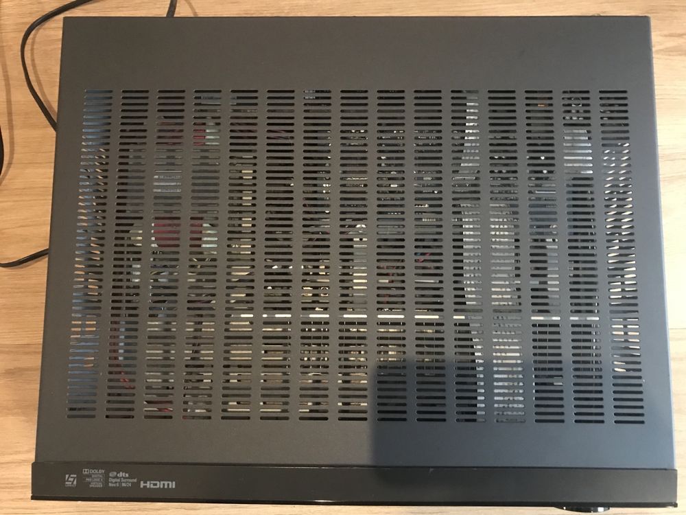 Amplificador Harman Kardon AVR 142/230