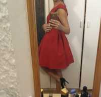 Czerwona sukienka, idealna na wesele