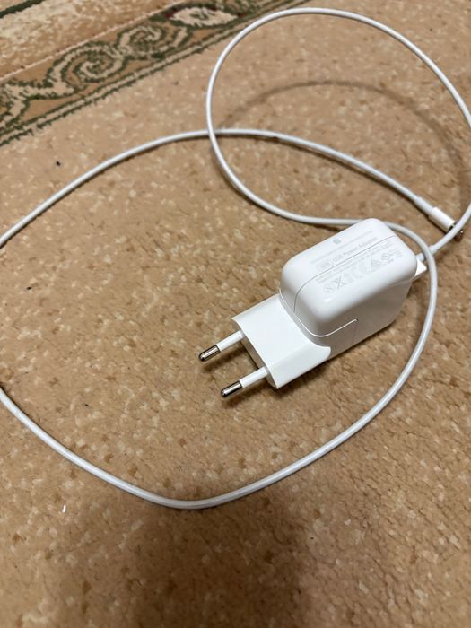 Apple power adapter 12w і кабель lightning
