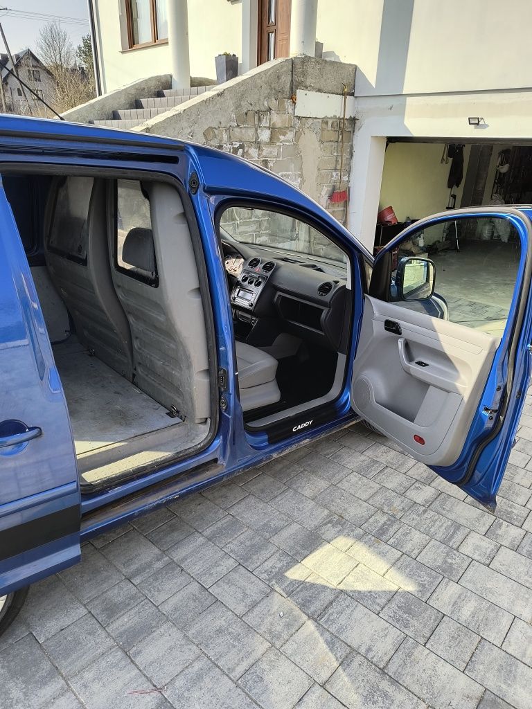 VW Caddy 1.9 TDI 105 KM. AUTOMAT