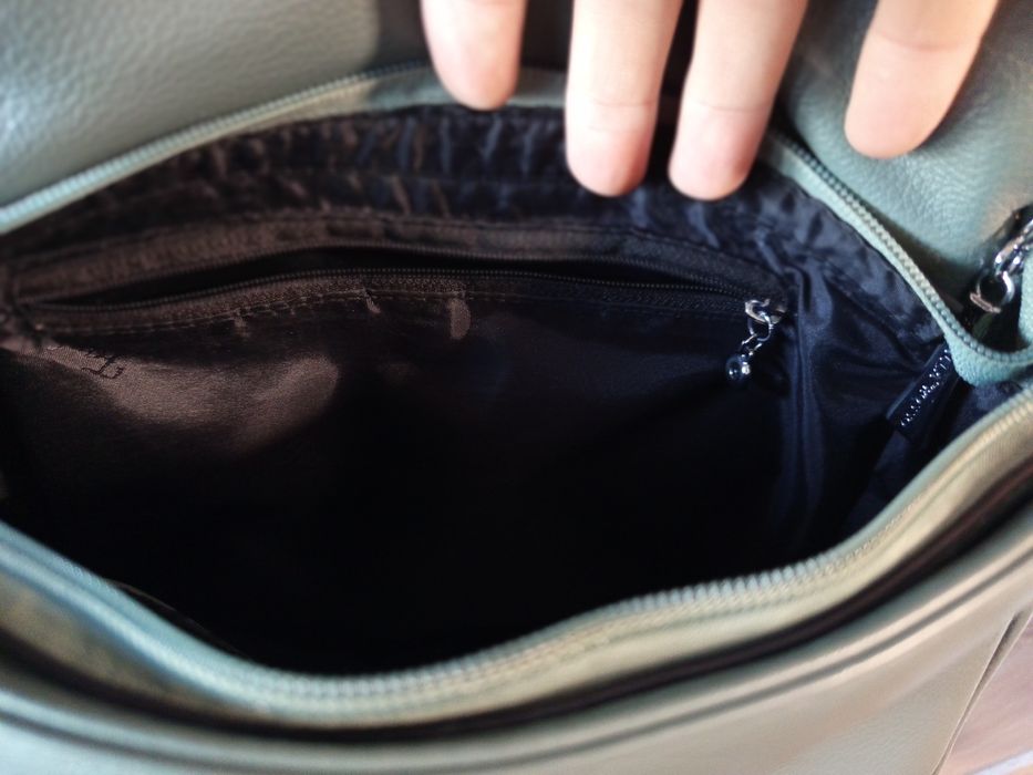 Жіноча сумочка митного  кольору кольору