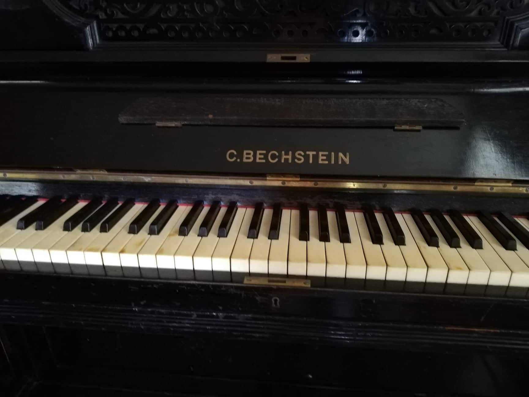 Piano vertical Bechstein
