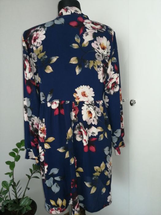 Ładna sukienka damska rozmiar 42