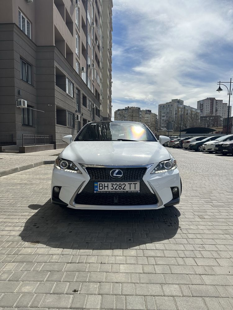 Lexus ct200h F-sport