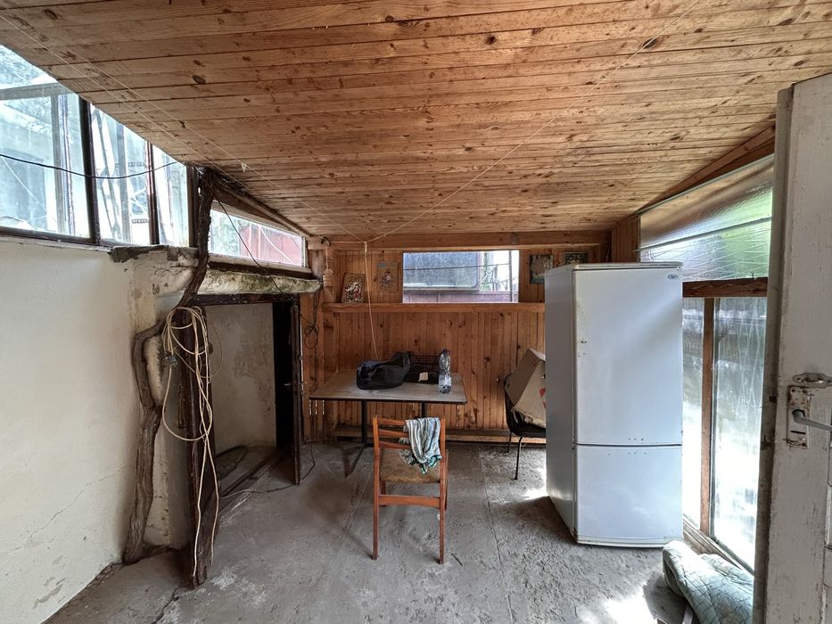 5-кімнатний будинок з площею 0,25 га с. Мочола 6 км від Берегова