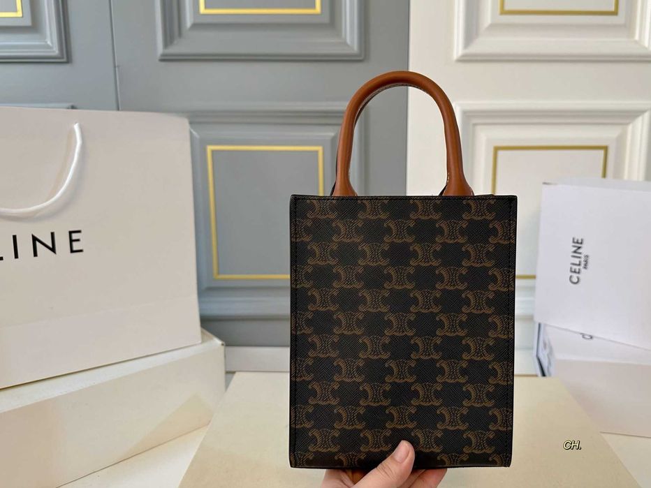 Mała torba typu tote marki Celine