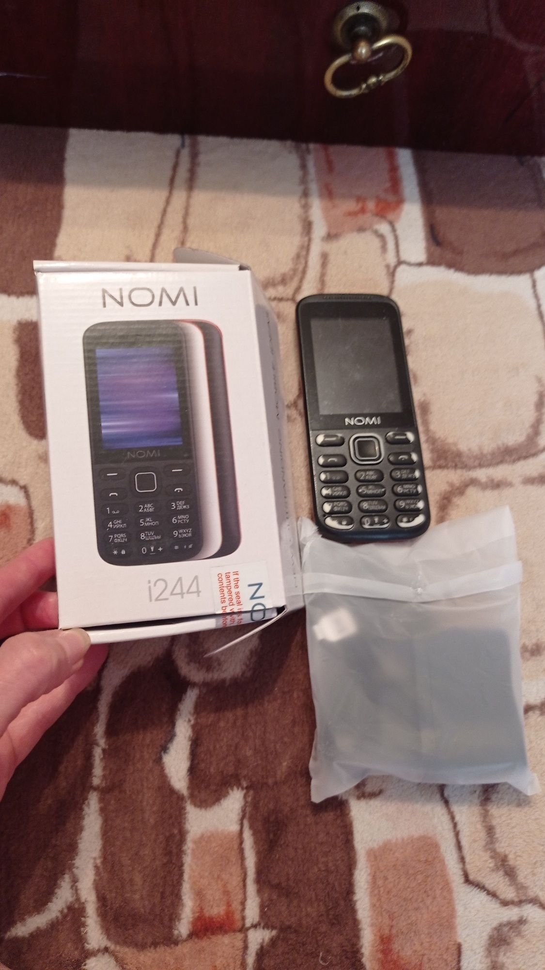 Продаю телефоны NOMI i 244 и телефон Impression  на запчасти.