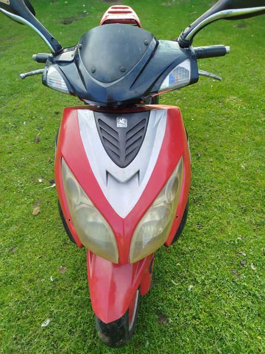 Sprzedam skuter na czesci