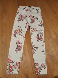 Spodnie dla dziewczynki z firmy Mohito rozmiar 32