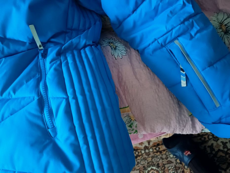 Пуховик лыжная женская куртка с капюшоном