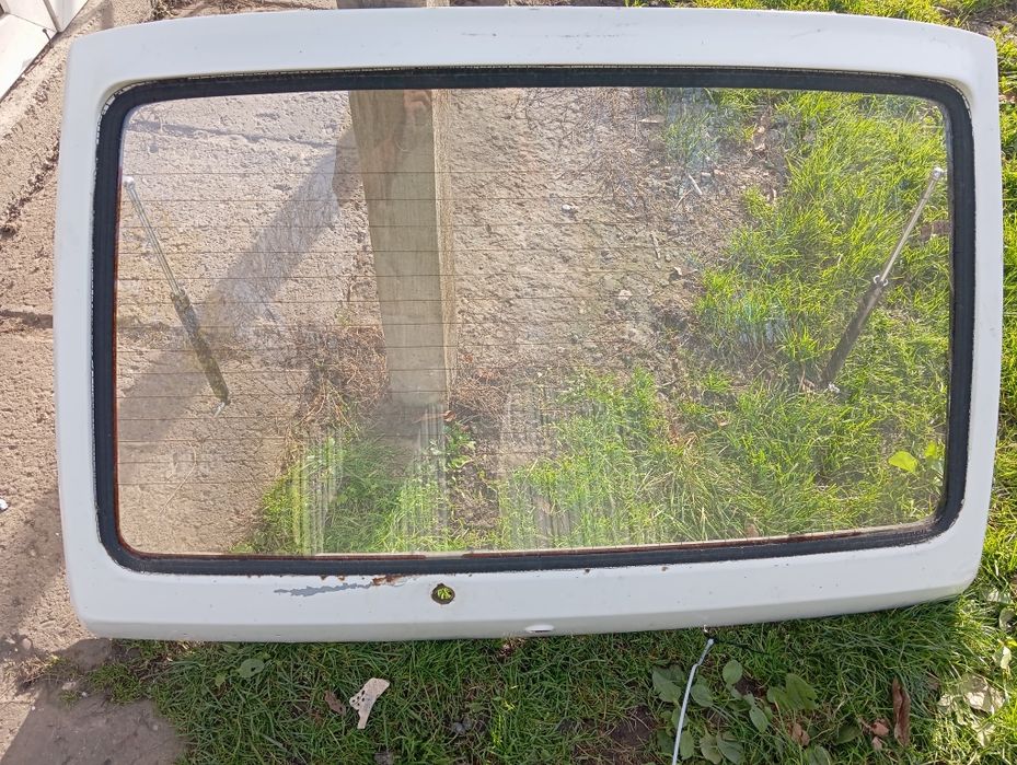 Ляда з склом на таврію